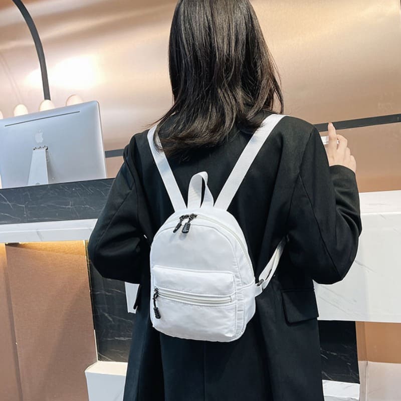 Mochila Female - Espaçosa na Lateral - Cores Sólidas