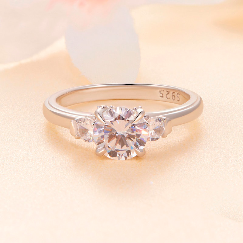 Anel Prata Florado Cravejado com Moissanite